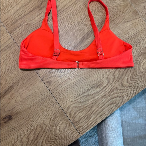 Vibrant Red Ribbed Bikini Top - Picture 3 of 3